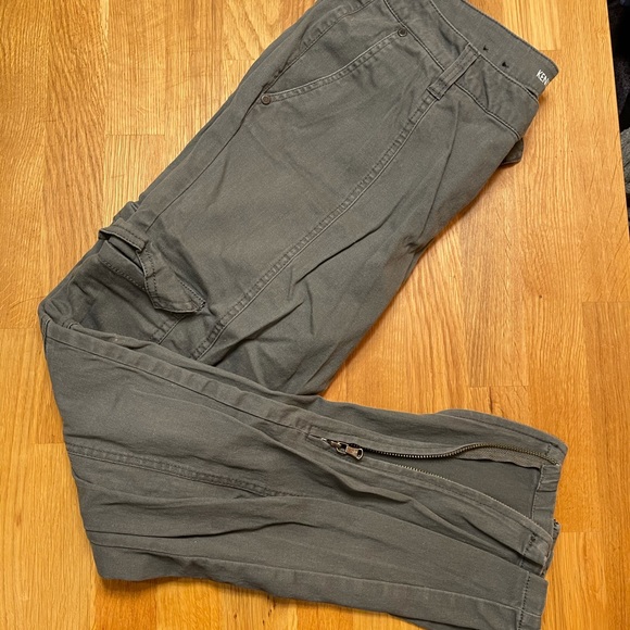 Kenneth Cole cargo pants - Picture 1 of 3
